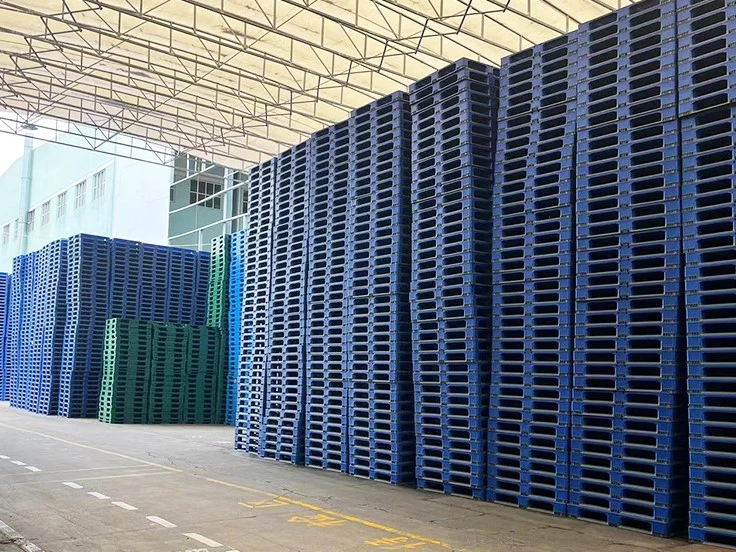 Solid Plastic Pallet 5 Solid Plastic Pallet 5
